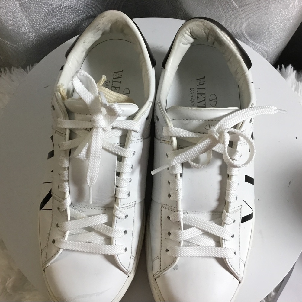 Valentino Garavani White Leather Sneakers with Gold Stamp - Picture 9 of 9